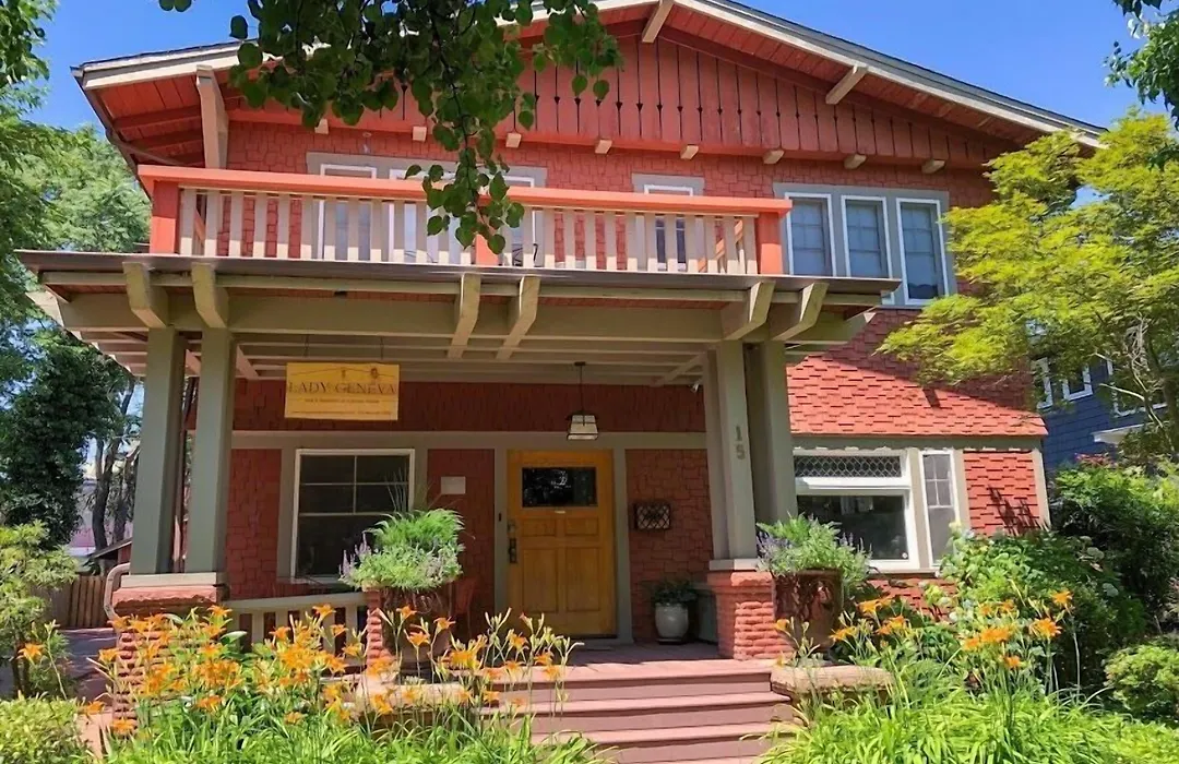 Lady Geneva Bed & Breakfast-1